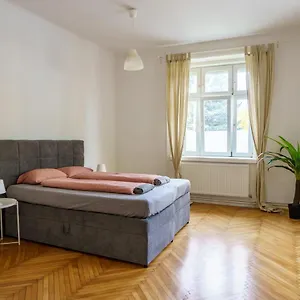 Central Living - Schoenbrunn Appartement