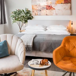 Urban Island I Riverside Appartement